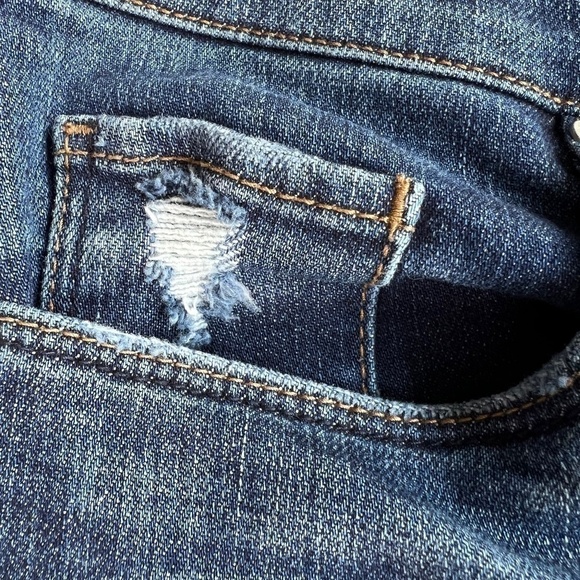 BLANK NYC Tomboy Distressed Boyfriend Jeans Medium Wash Size 24 - Picture 14 of 16